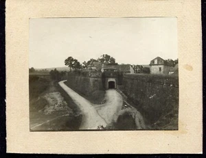 photo ancienne . Navarrenx . la Porte Saint Antoine . Pyrénées Atlantiques - Imagen 1 de 1