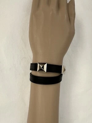 Auténtica pulsera HERMÈS Medor plateada de cuero negro con tachuelas con caja talla S Foto 1 de 4