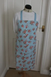 New Handmade Linen Blend Apron Pinny Good size Blue & Pink Floral with pocket - Picture 1 of 4