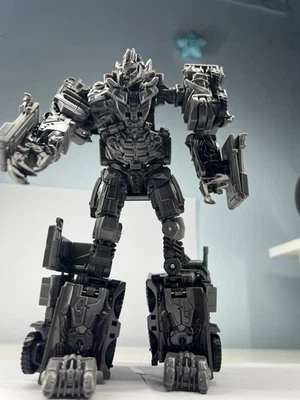 Megatron Universal Studios /Tranformers/truck Collection - Image 1 of 4