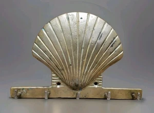 Portachiavi da parete alto 4" conchiglia in ottone senza marchio usato  - Foto 1 di 11