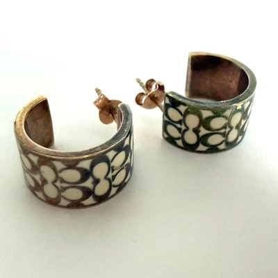 Pendientes Huggie Coach Signature Oro Blanco Usados Japón Foto 1 de 4