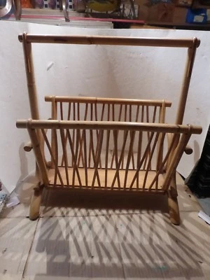 Ancien porte revues journaux en rotin bambou Vintage  - Photo 1/4