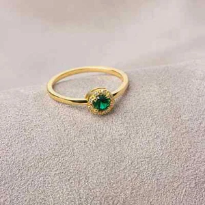 Round Emerald Ring in 14K Solid Gold - Real Diamond Minimalist Birthday Gift - Picture 1 of 2