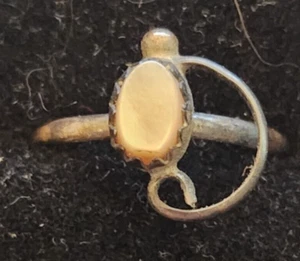 Vintage Navajo Pink Mother of Pearl Ster. Silver w/ Half Loop wire Ladies Ring - Picture 1 of 9