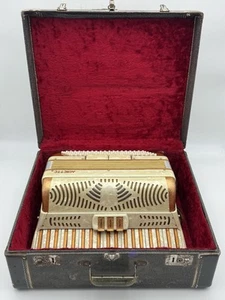 Acme Acmette Piano Accordion Vintage Cream Gold Bassoon Master Clarinet Read - Picture 1 of 16