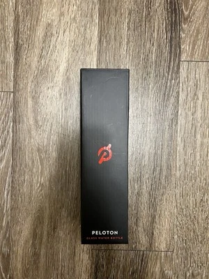 ✅ New Peloton Water Bottle Black Glass Rubber Grip Logo Screw Top 20oz - Image 1 of 2