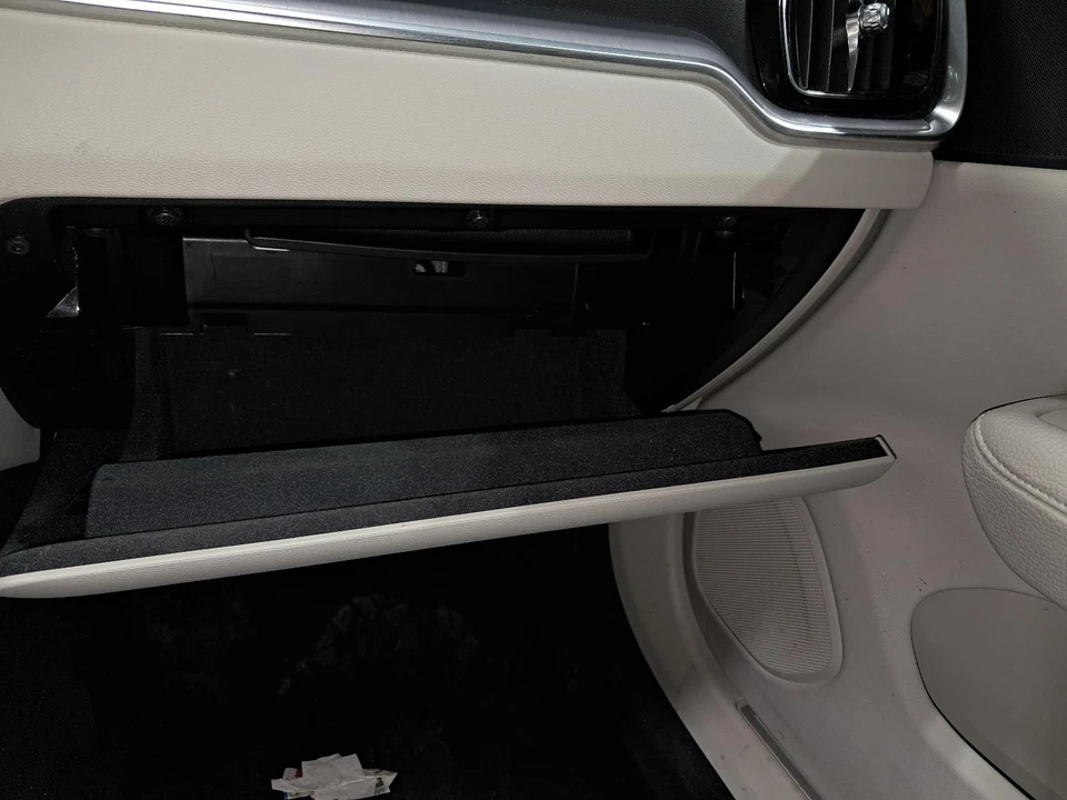 Used Glove Box fits: 2019 Volvo S60  Grade A - Image 1 of 4