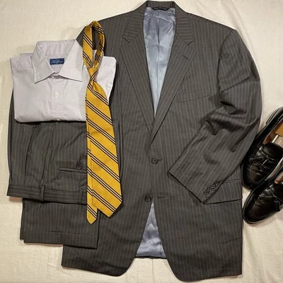 Samuelsohn Men’s 44L Gray Pinstripe 2 Piece Suit 35Wx31L High Rise Pleated Pants - Image 1 of 4