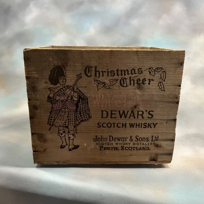 老式 Dewars 白色标签苏格兰威士忌 15.25 英寸木质木盒箱 — 第 1/4 张图片