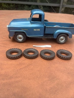 Tru Scale Pickup Truck Replacement Rubber Tires Set Of 4 - Image 1 of 4