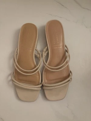 Sandalias LC Lauren Conrad beige de espuma viscoelástica talla 7,5 Foto 1 de 4