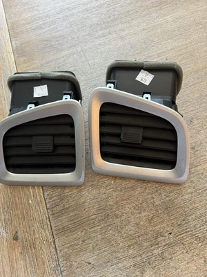 2010–2015 GMC Terrain Chevy Equinox A/C Heat Dash Vents Left & Right - Image 1 of 4