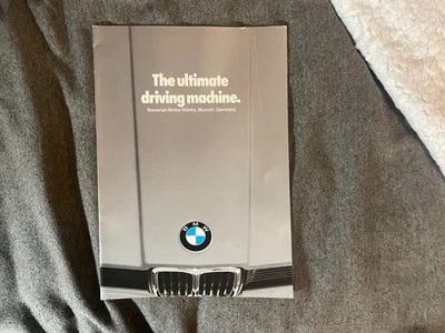 Folleto de venta de autos originales BMW 1979 20 páginas - 633CSi 528i 320i 733i Foto 1 de 4