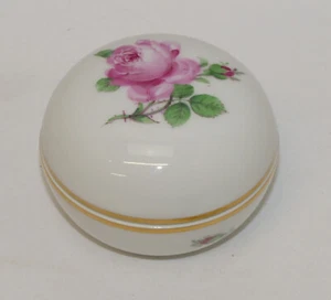 Meissen, kleine Deckeldose, Meissener Rose, Pfeifferzeit, .1 Wahl, Ø 8,0 cm - Picture 1 of 9