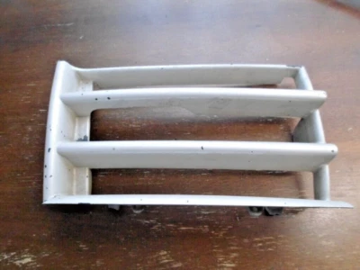 2001 Lincoln LS - Front Lower Grille Insert Pearl White ***HEAVY WEAR*** - Image 1 of 4