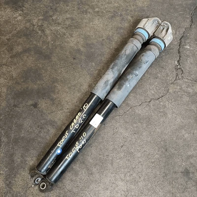 1667937 Ammortizzatore post. SX FORD FOCUS CABRIOLET (CA5) 2.0 TDCi C+C - Immagine 1 di 3