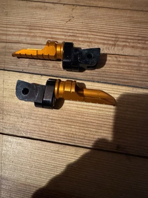 Front/Rear Passenger Footrests For KTM 790 890DUKE 2018-2024 690DUKE 2008-2024 - Image 1 of 4