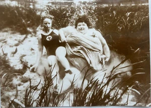 1 photograph 1935 SILVER SPRINGS FLORIDA , A 714 POUNDS GIRL - Bild 1 von 6