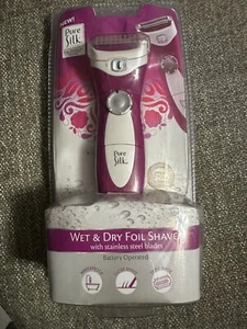 Wet And Dry Foil Shaver Pure Silk Battery Operated New In Package - Picture 1 of 2