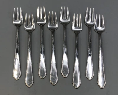 Juego de 8 tenedores de cóctel William & Mary by Lunt de plata de ley de 5,5" Foto 1 de 3