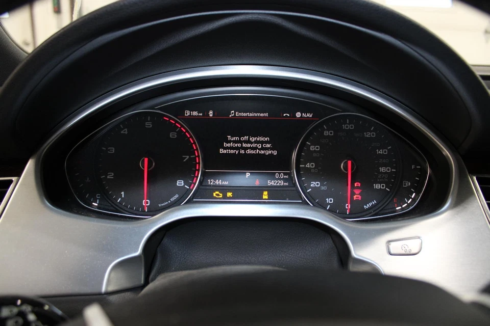 Medidor de velocímetro usado serve: 2015 Audi A8 cluster MPH com opção de cruzeiro adaptativo 8T4 - Imagem 1 de 4