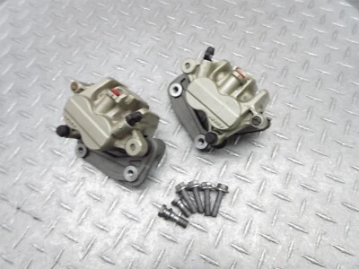 2012 10-14 Triumph Tiger 800 ABS conjunto de pares de pinças de freio dianteiro esquerdo direito - Imagem 1 de 4