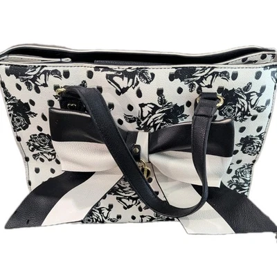Cartera Betsey Johnson negra rosa blanca a rayas con lazo blanco y negro Foto 1 de 4