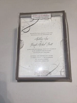 Kit de invitación de boda floral de lámina plateada Gartner Studios 50 quilates sobres 12620 Foto 1 de 4