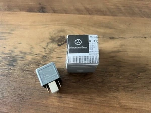 Relé compresor de suspensión de aire Mercedes GL ML GLE GLS E W166 W212 W292 FABRICANTE DE EQUIPOS ORIGINALES - Imagen 1 de 10