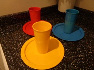 TUPPERWARE TELLER X 3 BECHER X 3 - Bild 1 von 2
