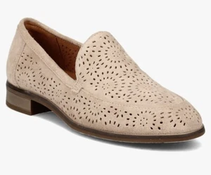 Clarks Womens Trish Calla Beige Suede Loafers Shoes Size 11 NEW - Picture 1 of 7
