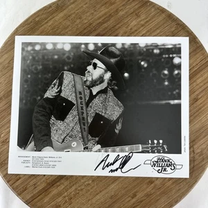 Hank Williams Jr signed Autogramm 8x10 Presse Promo Werbefoto - Bild 1 von 2