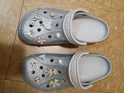 Crocs brillantes con dijes para mujer 8 para mujer 10 Foto 1 de 4