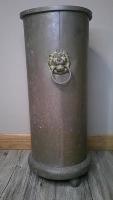 antiguo paraguas de latón de 1800 o soporte de caña con elegantes asas de cabeza de león EE. UU. Foto 1 de 4