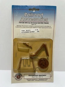 M1 Bachmann Spielplatzausrüstung Spur HO Modelleisenbahn Gebäude Zubehör - Bild 1 von 4