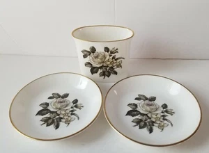 Lote de 2 platos de tuerca Royal Worcester Bone China mantequilla montaña rusa pat y palillo de dientes Hdr - Imagen 1 de 7