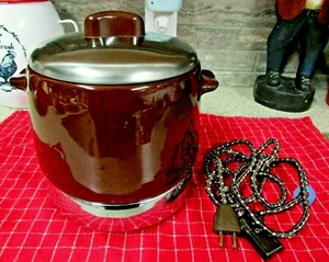 Vintage West Bend Steinzeug Topf West Bend Aluminium Co 21. November 1952  - Bild 1 von 7