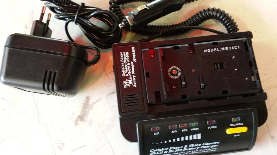 Cargador de cámara de video universal Nicd + Nimh 230V + Coche MW6198 6105 Foto 1 de 2