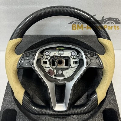 Volante de fibra de carbono para Mercedes-Benz C63 W204 CLA W212 W218 W207 GLS Foto 1 de 4
