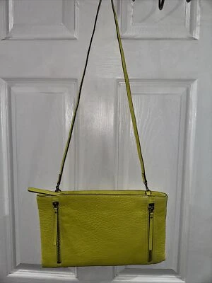 Novo com etiquetas!!!Bolsa de ombro Vince Camuto Bailey enxofre mola amarela grande embreagem - Imagem 1 de 4