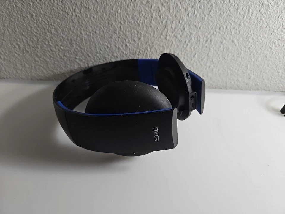 Sony PlayStation 4 Gold Wireless Stereo Headset Jet Black No Pads Or USB Read De - Image 1 of 4