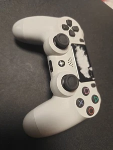 PlayStation 4 DualShock 4 Controller White V2 (STICK DRIFT) W17-C53 - Picture 1 of 4