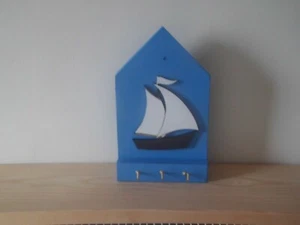 Lovely Wooden Decorative Wall Mounted Key Holder (c) - Picture 1 of 4