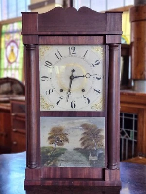 Antiguo reloj de estante de movimiento de peso de puerta de vidrio pintado Terry & Sons de principios de 1800 E Foto 1 de 4