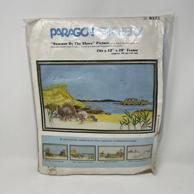 Nuevo de Lote Antiguo Crewel Stitchery Paragon Kit “Summer By The Shore” 0121 Completo Foto 1 de 4