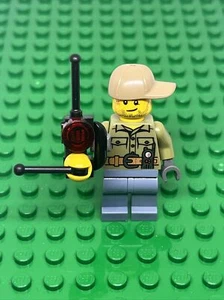 LEGO Minifigure City / Town Olive Green Volcano Explorer - Male cty0683 + Radio - Picture 1 of 2