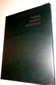 -NATIONAL RECORD OF ACHIEVEMENT PVC A4 FOLDER IN GREEN LEATHER LOOK PVC - Picture 1 of 2