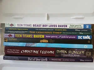 YA & Middle Grade Graphic Novel Lot 8 Bücher: Teen Titans, Percy Jackson, Ember - Bild 1 von 2