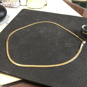 UnoAerre *1 AR Italy 750 18K Gold 16.5” Herringbone Necklace 10 Grams Width 1/8 - Picture 1 of 4